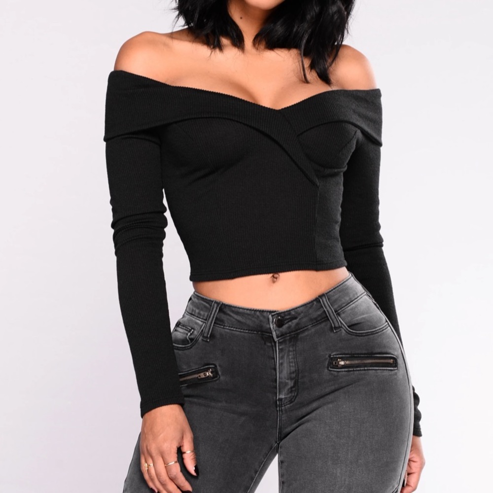 Off shoulder crop top